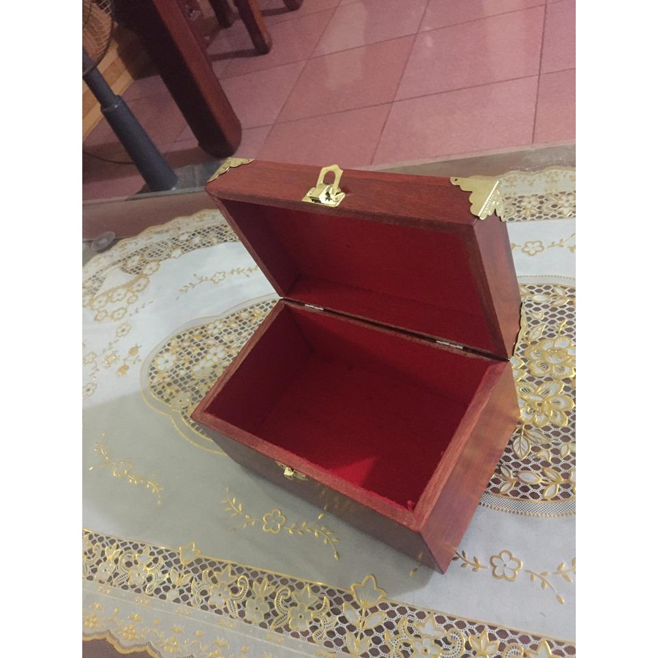 Hộp đựng trang sức- mỹ phẩm bằng gỗ hương